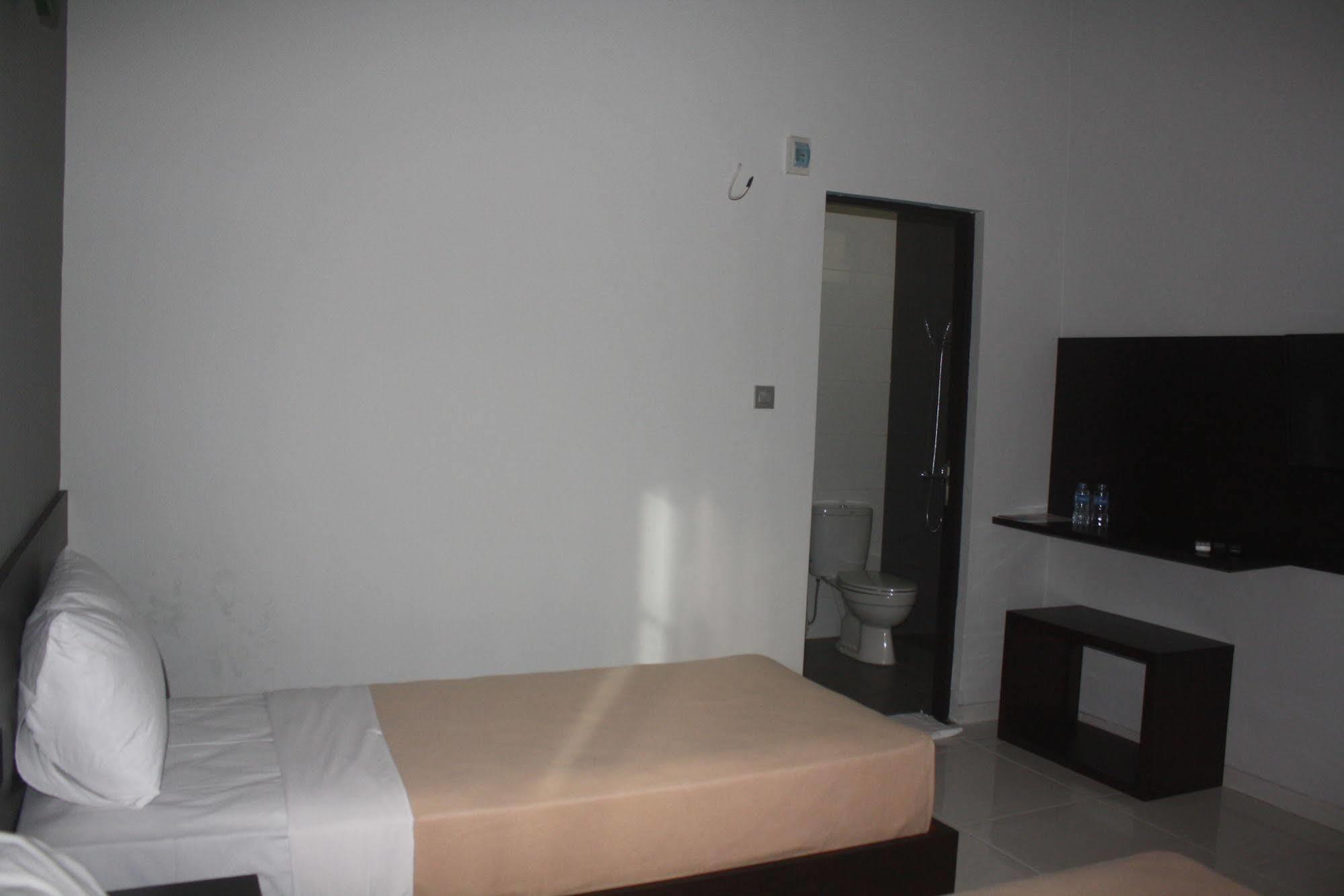 Hotel Mandari Булеленг Экстерьер фото