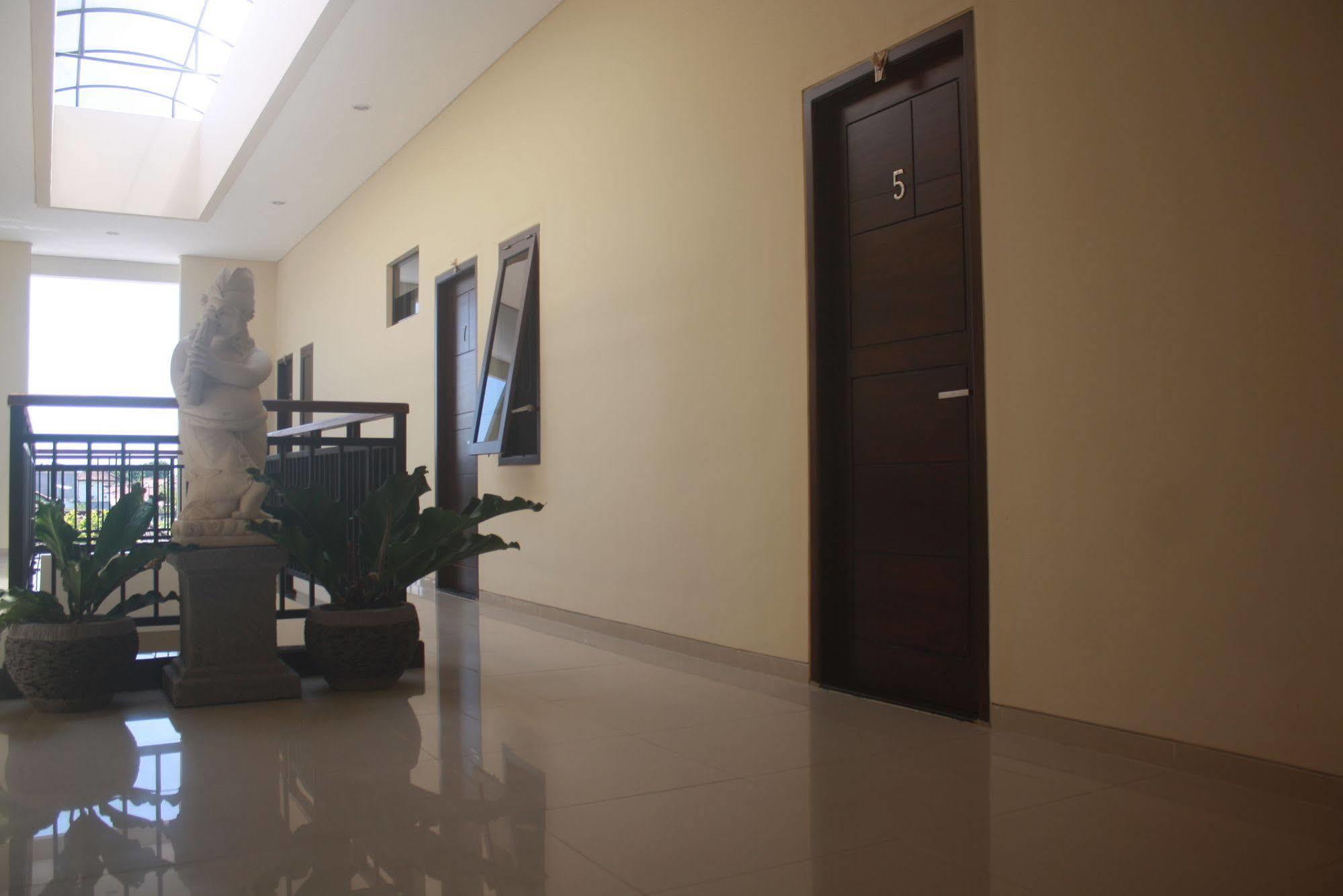 Hotel Mandari Булеленг Экстерьер фото